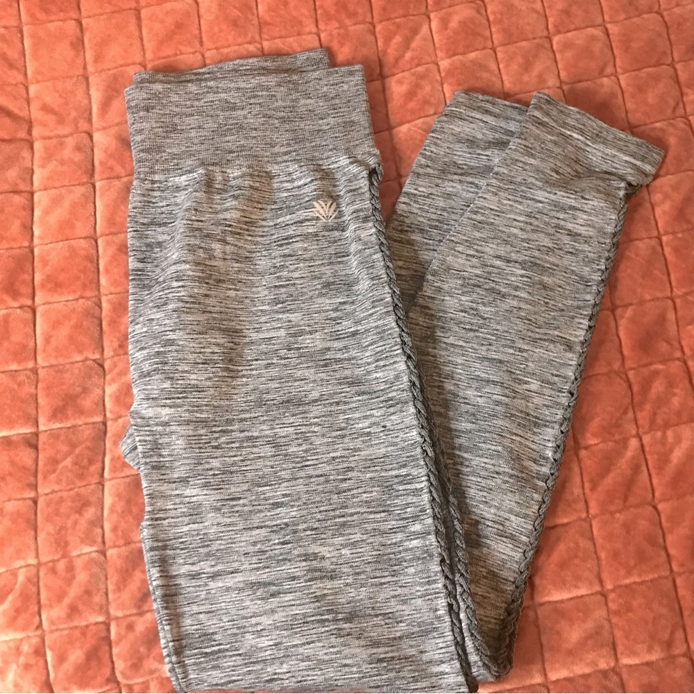Forever 21 Heathered grey seamless cut out leggings